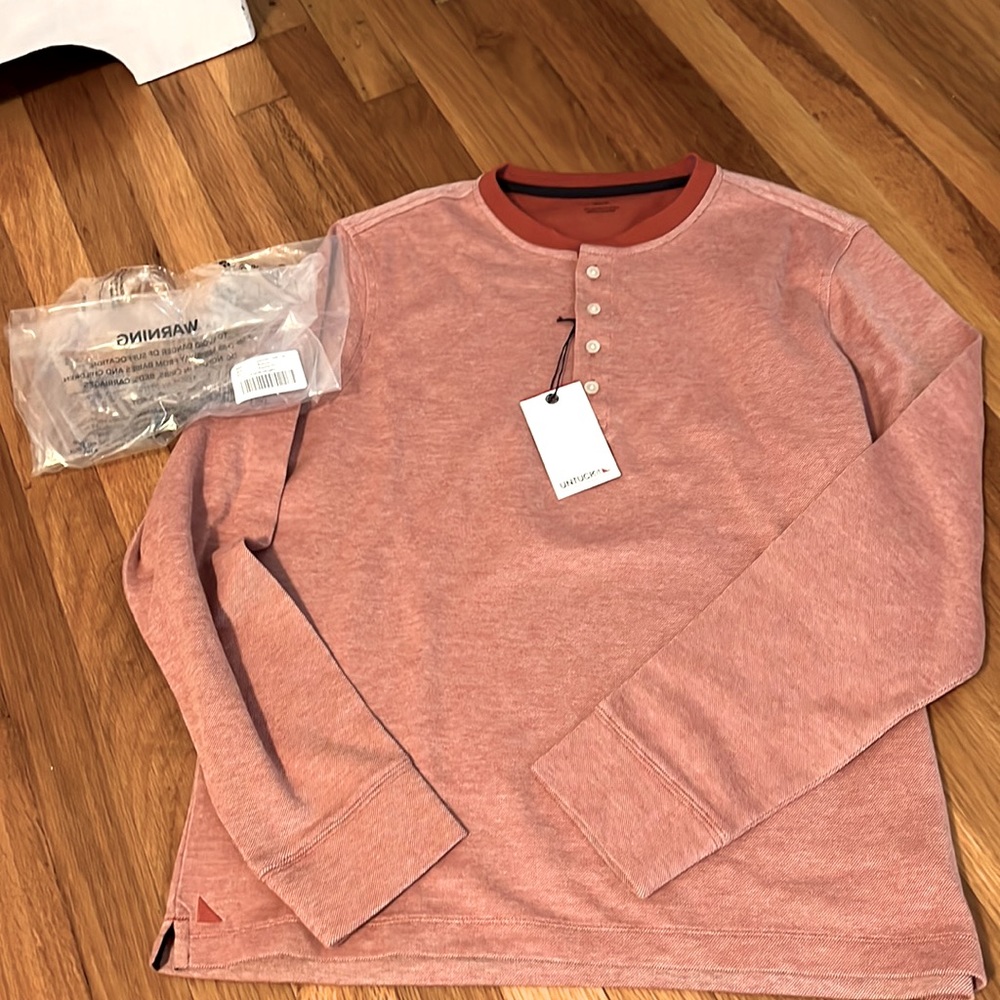 New with tags Mens shirt